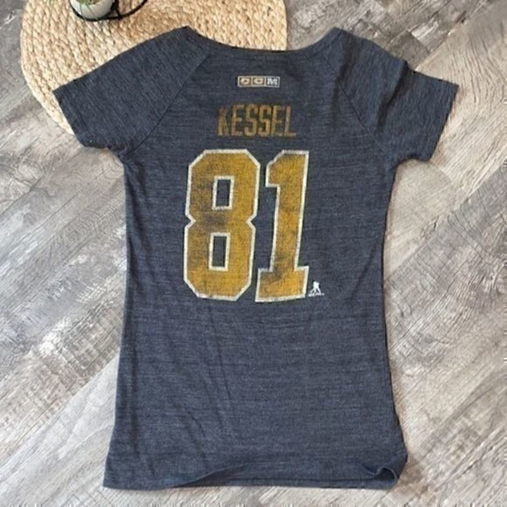 NHL Pittsburgh Penguins gray v neck Brett Kessel t-shirt size medium like new - Picture 2 of 3